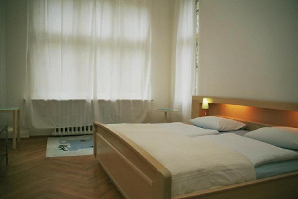 Hotel Garni Kleist Am Kurfuerstendamm — Photos 1